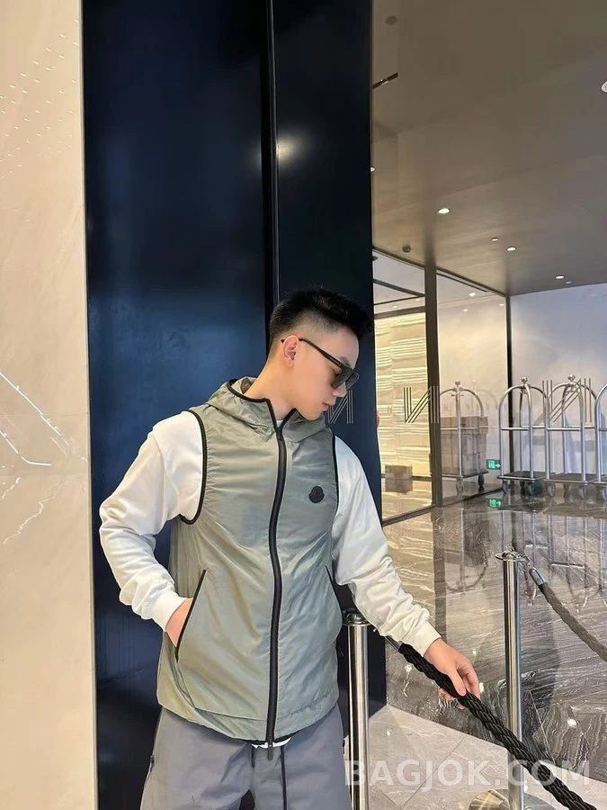 몽클레어 몽클레어 후드 리플렉티브 베스트 상세 이미지