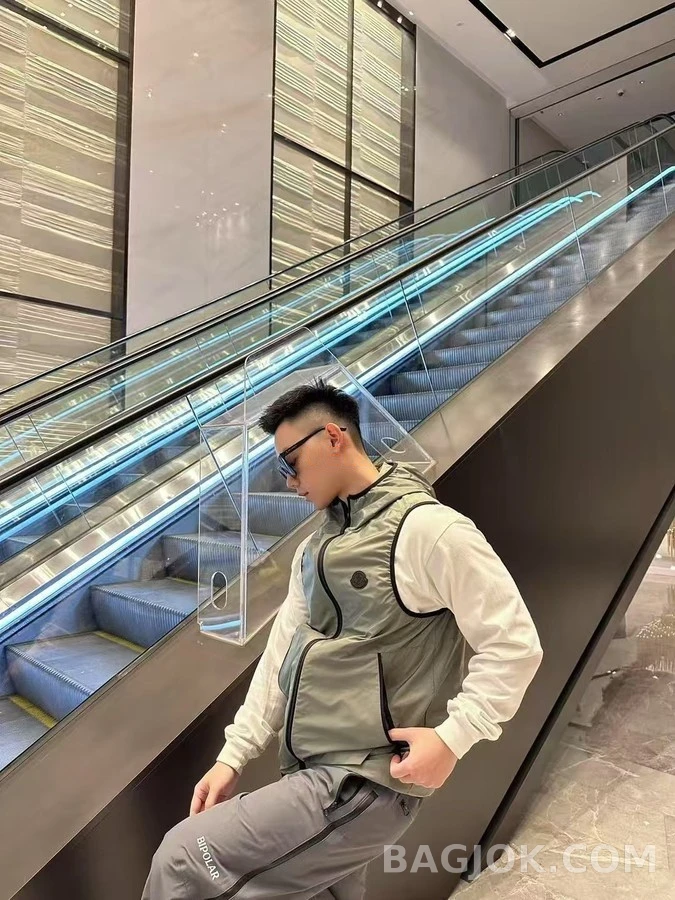 몽클레어 몽클레어 후드 리플렉티브 베스트 상세 이미지