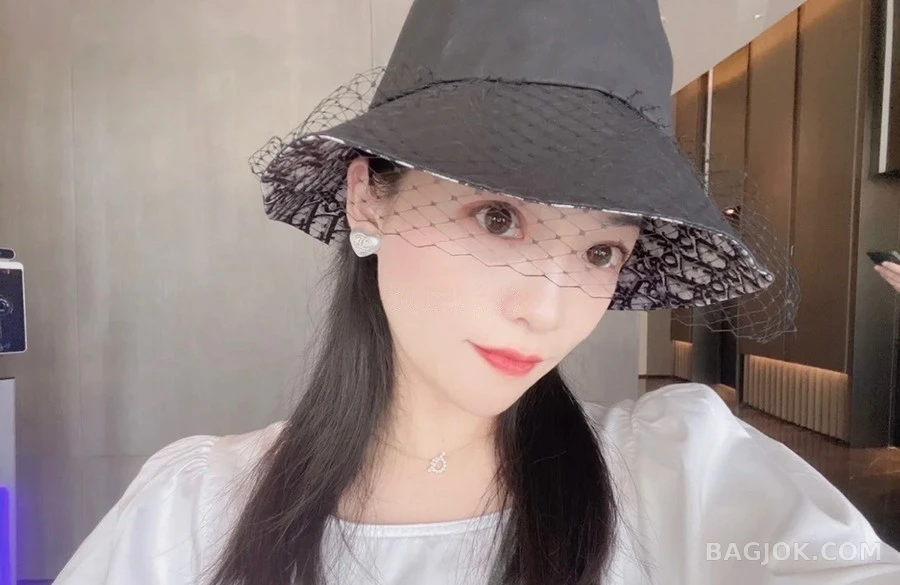 샤넬 샤넬 하트 크리스탈 귀걸이 상세 이미지