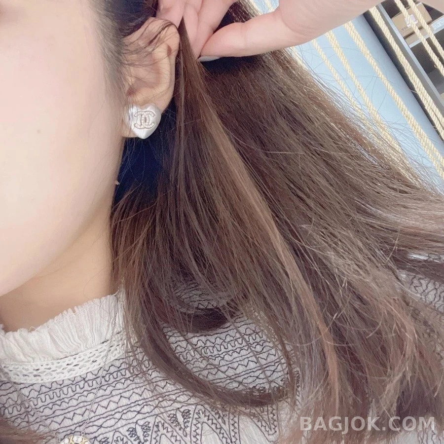 샤넬 샤넬 하트 크리스탈 귀걸이 상세 이미지