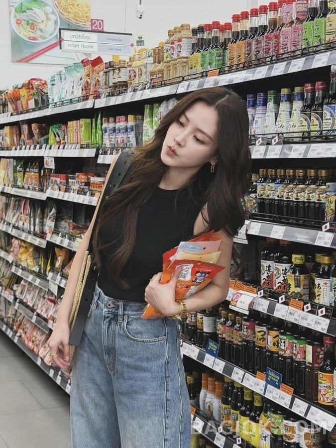 로에베 로에베 아나그램 자수 곡선 패널 와이드 데님 상세 이미지