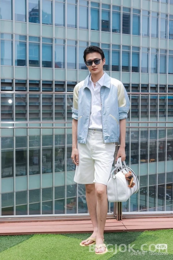 루이비통 루이비통 라이트 수비니어 자켓 상세 이미지