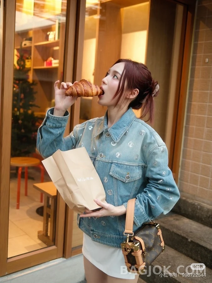 루이비통 루이비통 로고 패턴 데님 자켓 상세 이미지