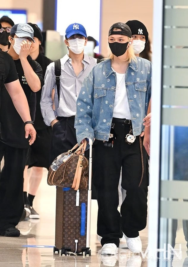 루이비통 루이비통 로고 패턴 데님 자켓 상세 이미지