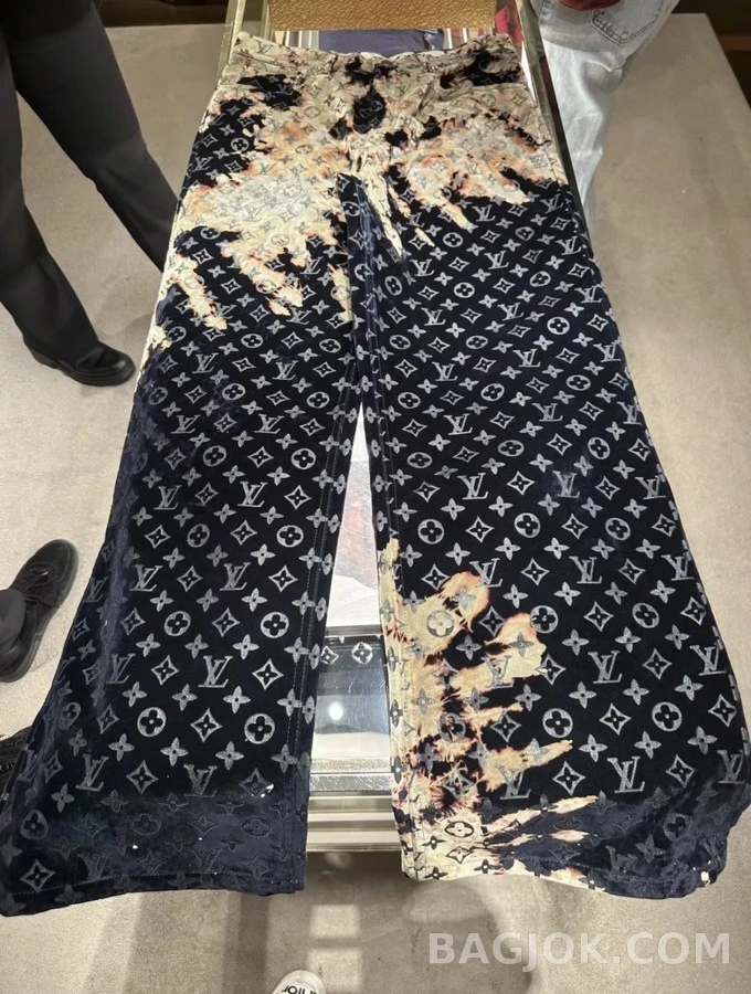 루이비통 루이비통 모노그램 블리치 플록 데님 팬츠 상세 이미지