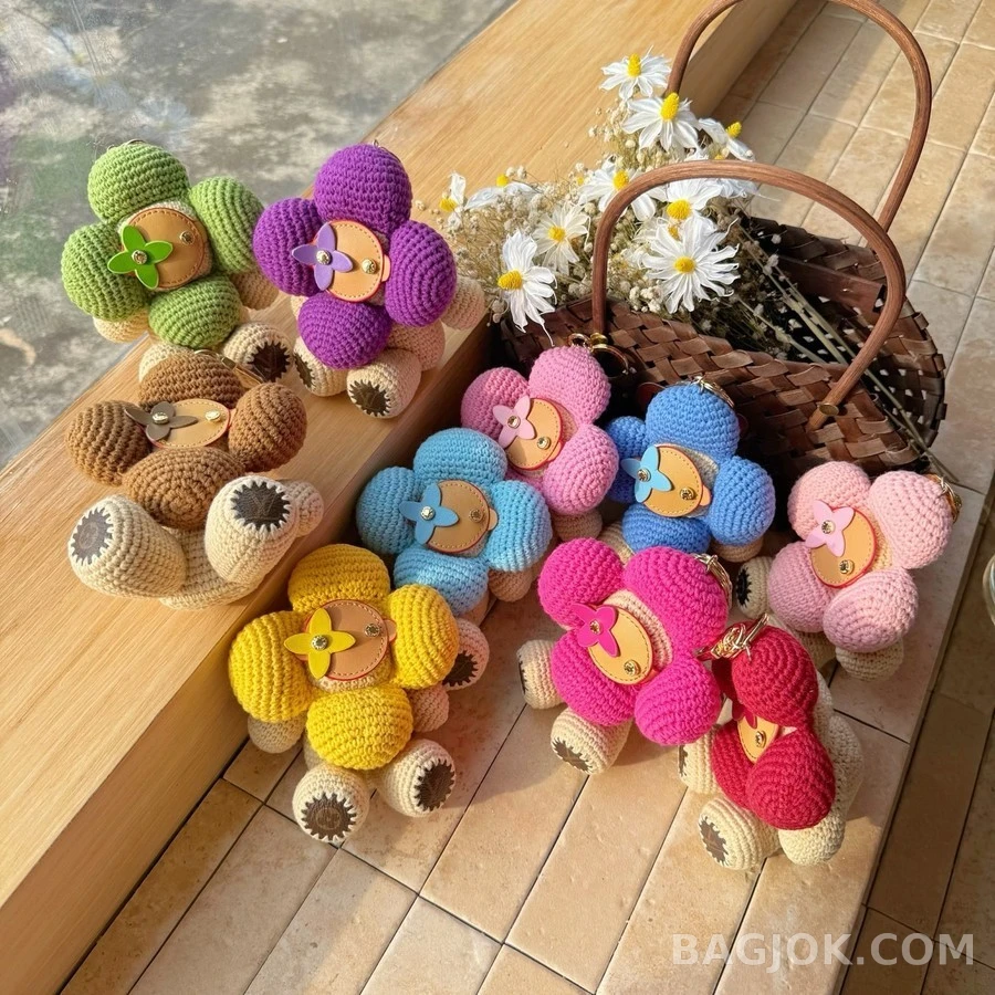 루이비통 루이비통 비비엔 크로셰 인형 키링 상세 이미지