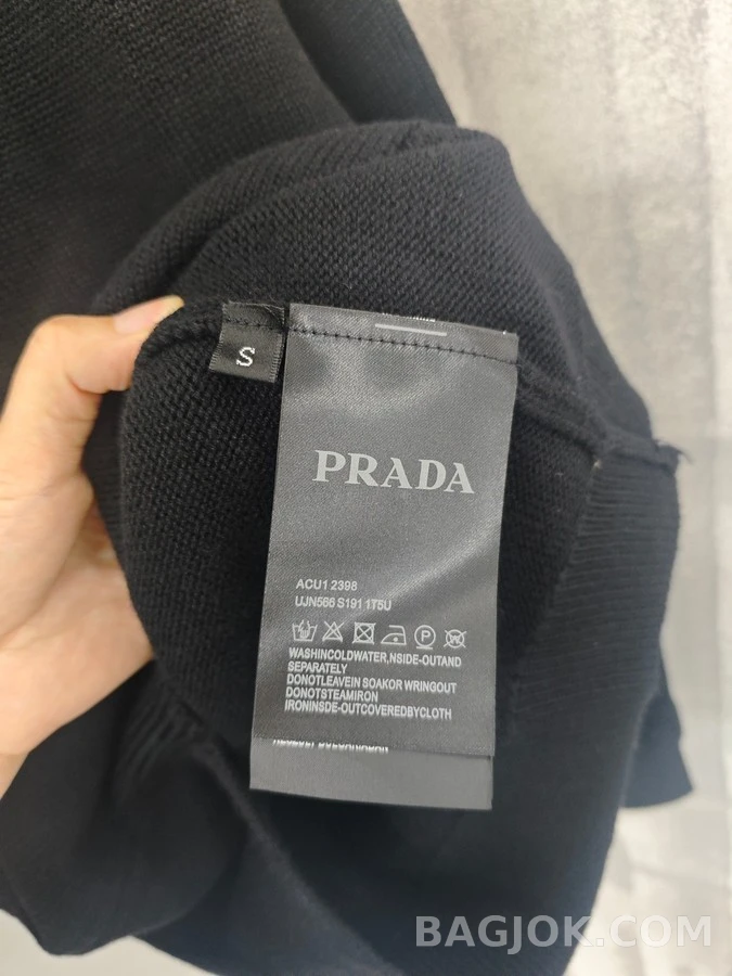 프라다 프라다 라운드넥 버튼 가디건 상세 이미지