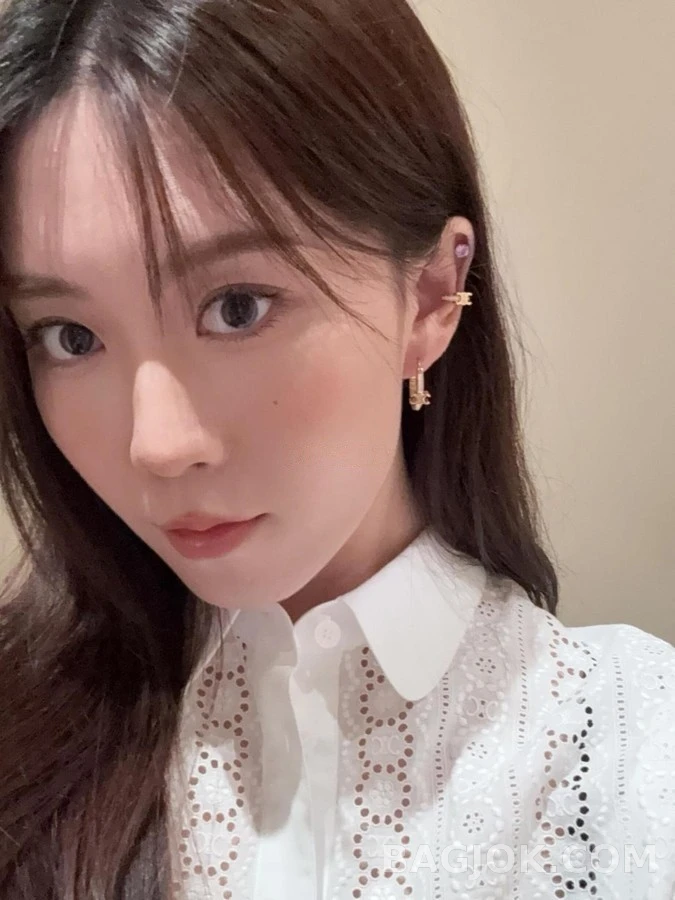 셀린느 셀린느 트리옹프 에나멜 후프 귀걸이 상세 이미지