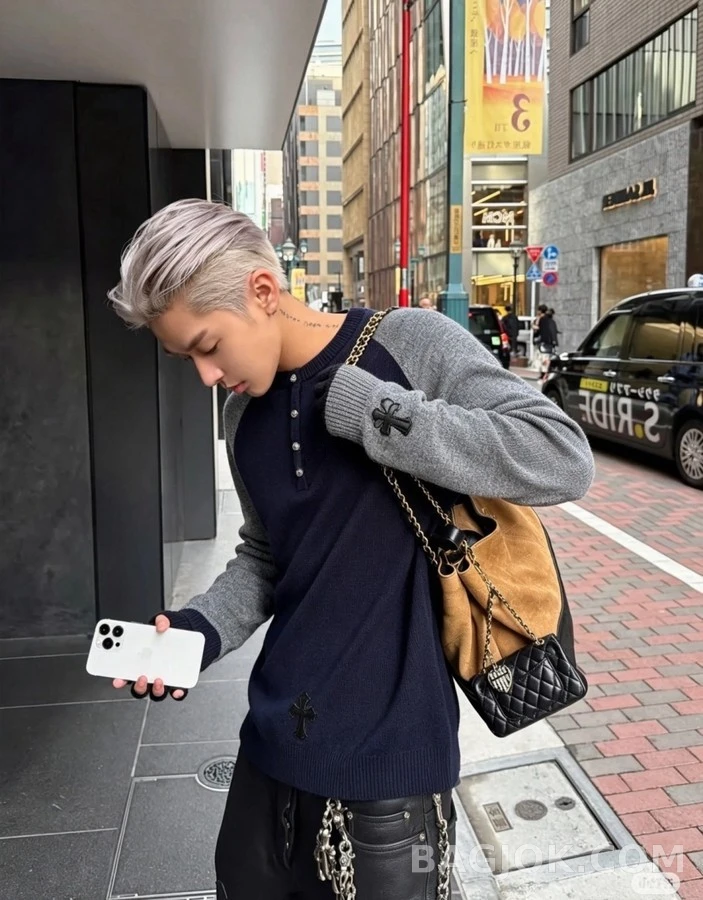 크롬하츠 크롬하츠 크로스 패치 헨리넥 니트 상세 이미지