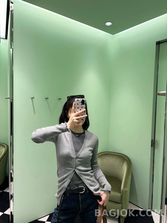 프라다 프라다 슬림핏 골지 가디건 상세 이미지