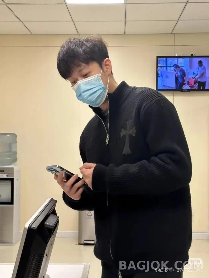 크롬하츠 크롬하츠 십자 가죽 패치 니트 가디건 상세 이미지