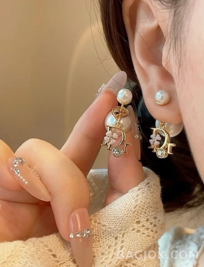 디올 디올 진주 로고 꽃 귀걸이 상세 이미지