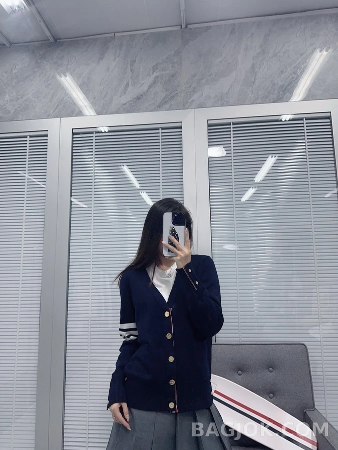 톰브라운 톰브라운 4바 스트라이프 카디건 상세 이미지