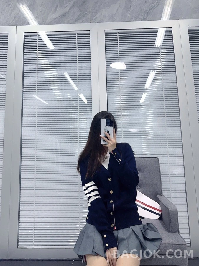톰브라운 톰브라운 4바 스트라이프 카디건 상세 이미지