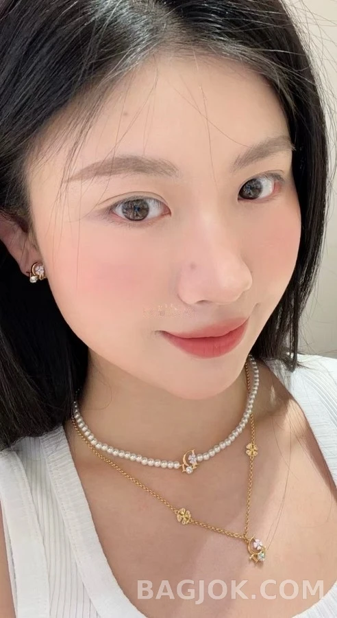 디올 디올 클로버 로고 목걸이 상세 이미지