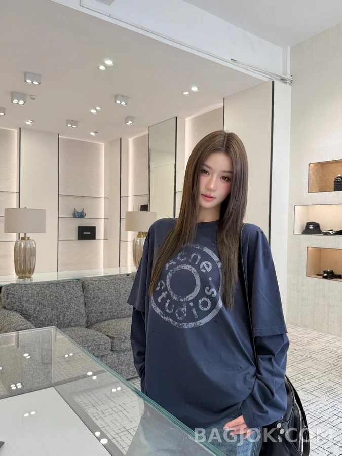 아크네 스튜디오 아크네 스튜디오 로고 디스트로이드 레이어드 긴팔 티셔츠 상세 이미지