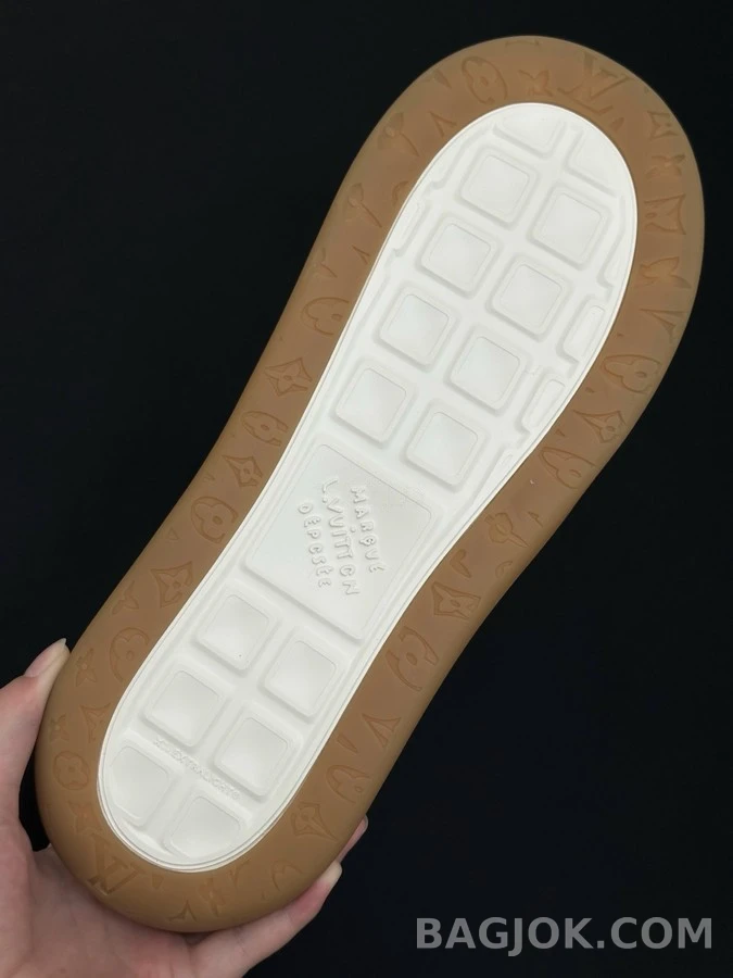 루이비통 루이비통 모노그램 두꺼운 아웃솔 스니커즈 상세 이미지