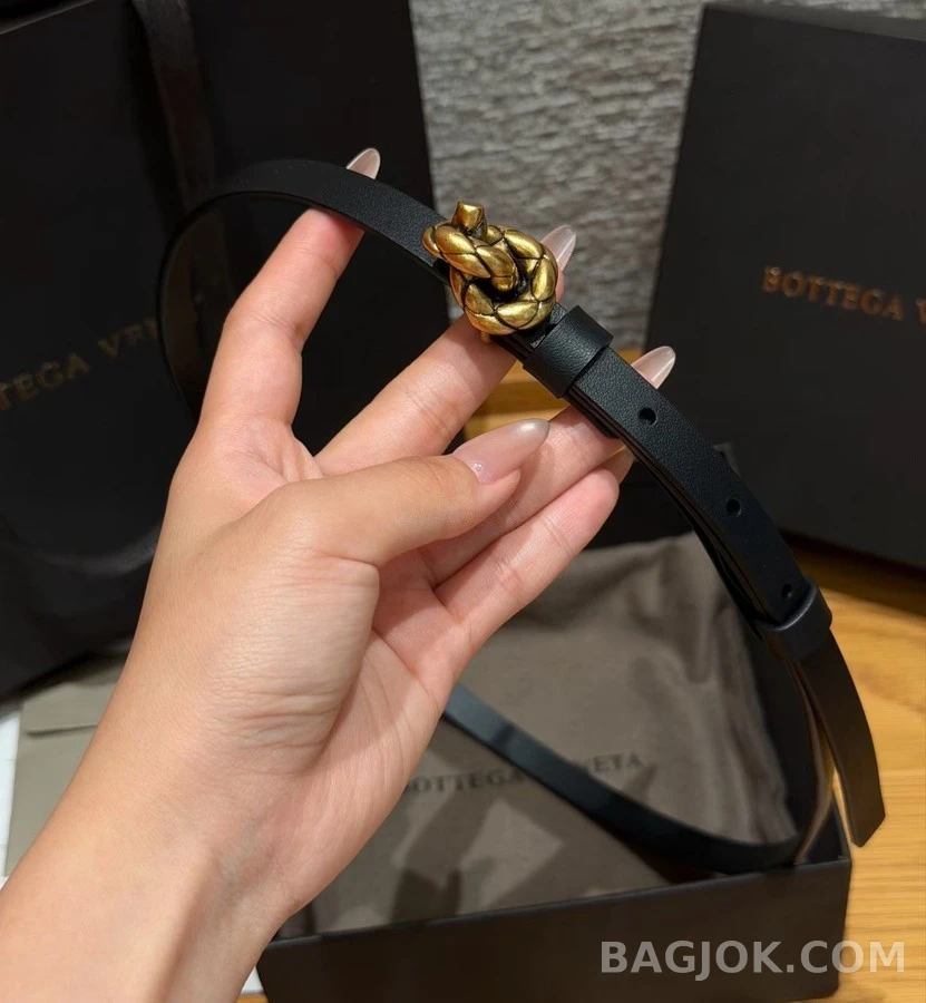보테가베네타 보테가 베네타 매듭 벨트 상세 이미지