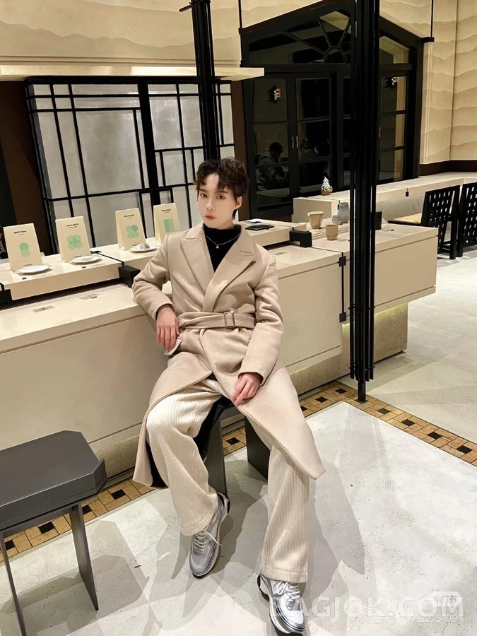 샤넬 샤넬 메탈릭 배색 스니커즈 상세 이미지