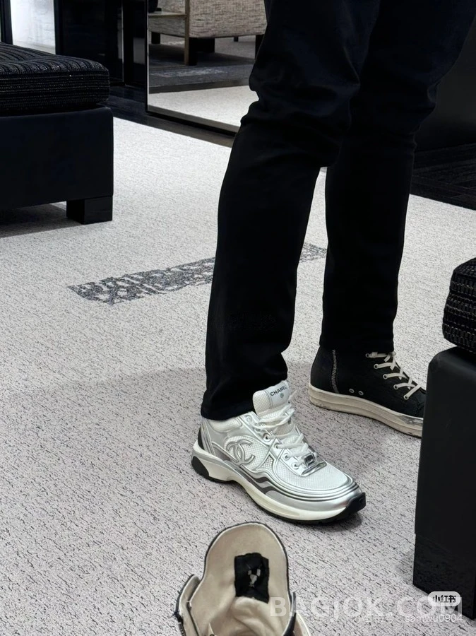샤넬 샤넬 메탈릭 배색 스니커즈 상세 이미지
