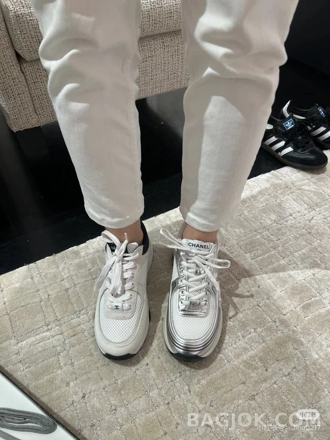 샤넬 샤넬 메탈릭 배색 스니커즈 상세 이미지