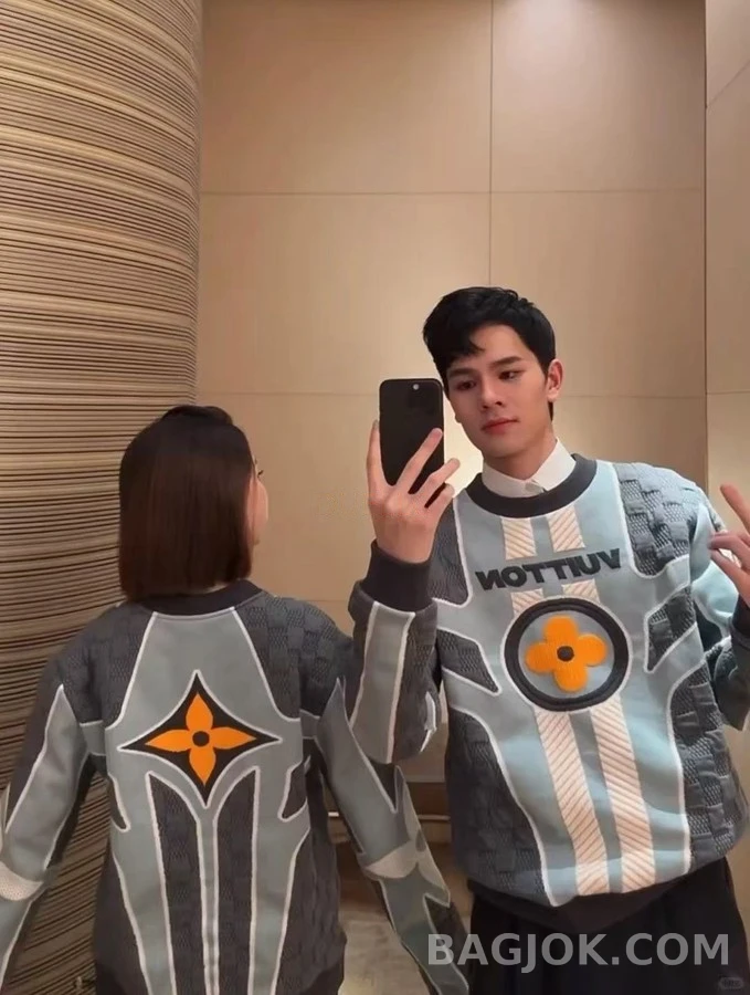 루이비통 루이비통 VUITTON 레터링 플라워 로고 니트 상세 이미지