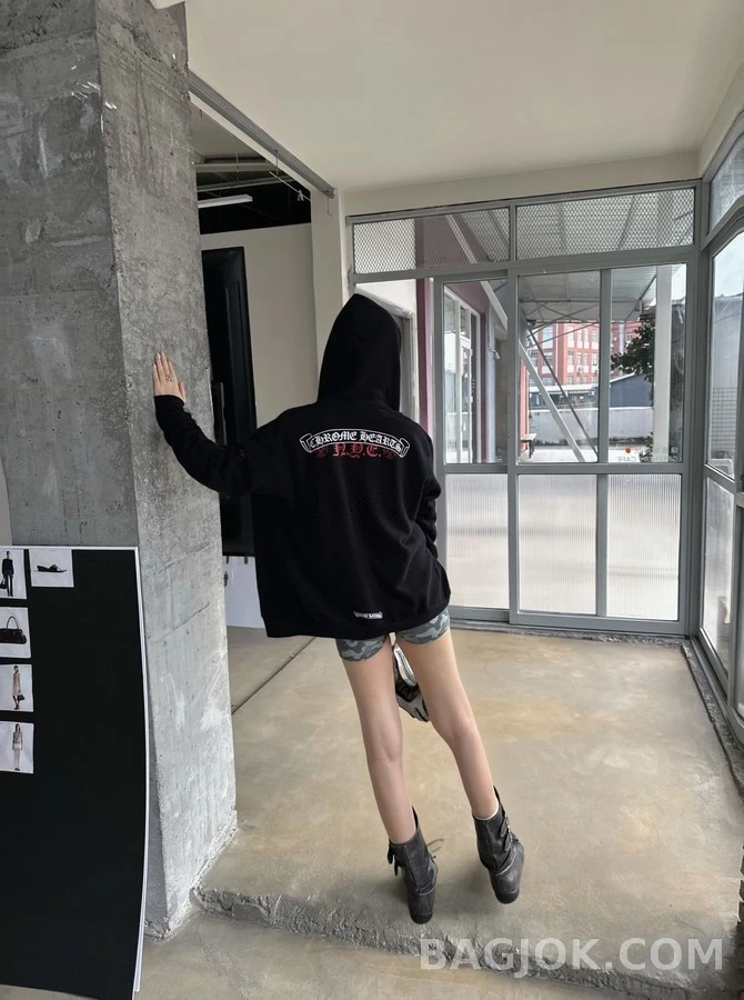 크롬하츠 크롬하츠 고딕 스크롤 레터링 지퍼 후드 상세 이미지