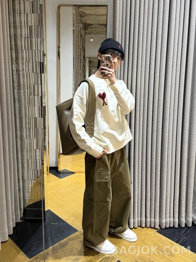 아미 아미 하트 로고 자수 맨투맨 상세 이미지