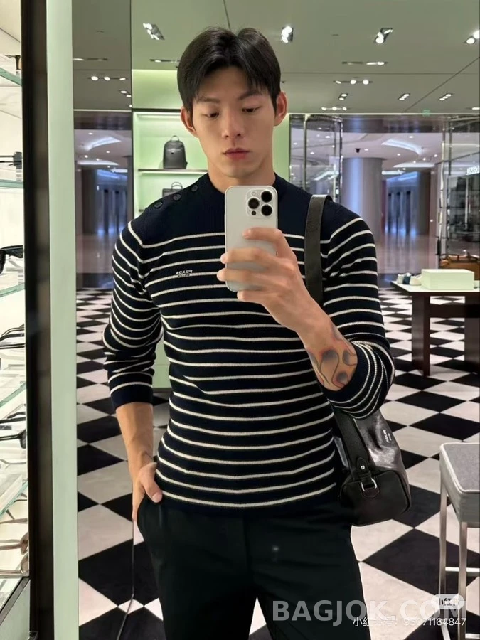 프라다 프라다 스트라이프 자수 숄더 버튼 니트 상세 이미지