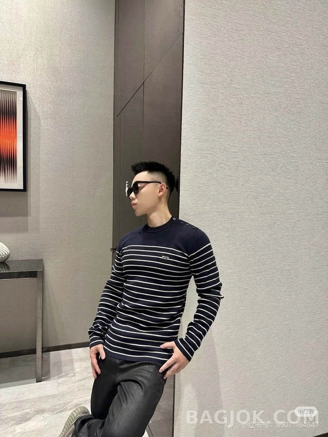 프라다 프라다 스트라이프 자수 숄더 버튼 니트 상세 이미지