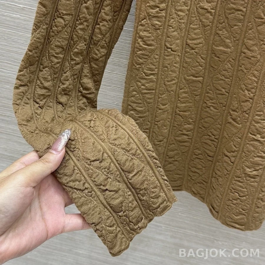 로로피아나 로로피아나 다이아몬드 텍스처 터틀넥 긴팔 티셔츠 상세 이미지