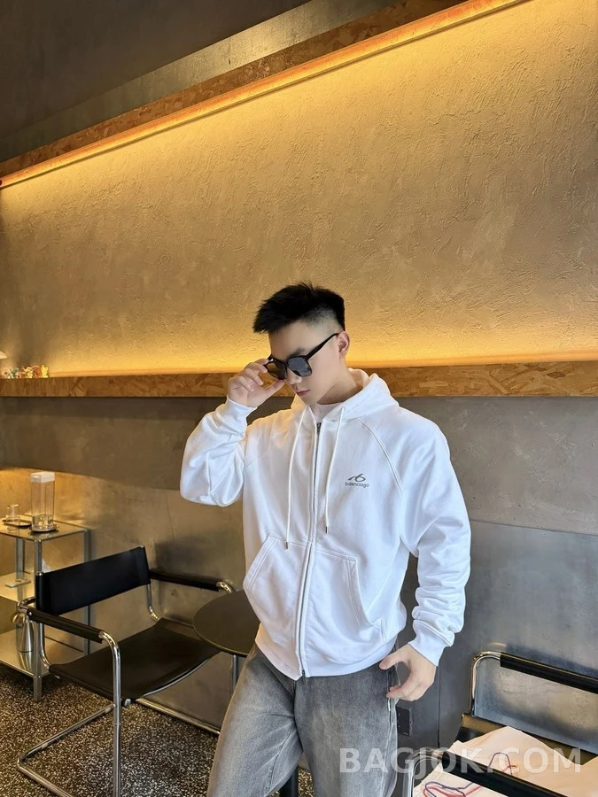 발렌시아가 발렌시아가 Bodies 로고 프린트 후드 집업 상세 이미지
