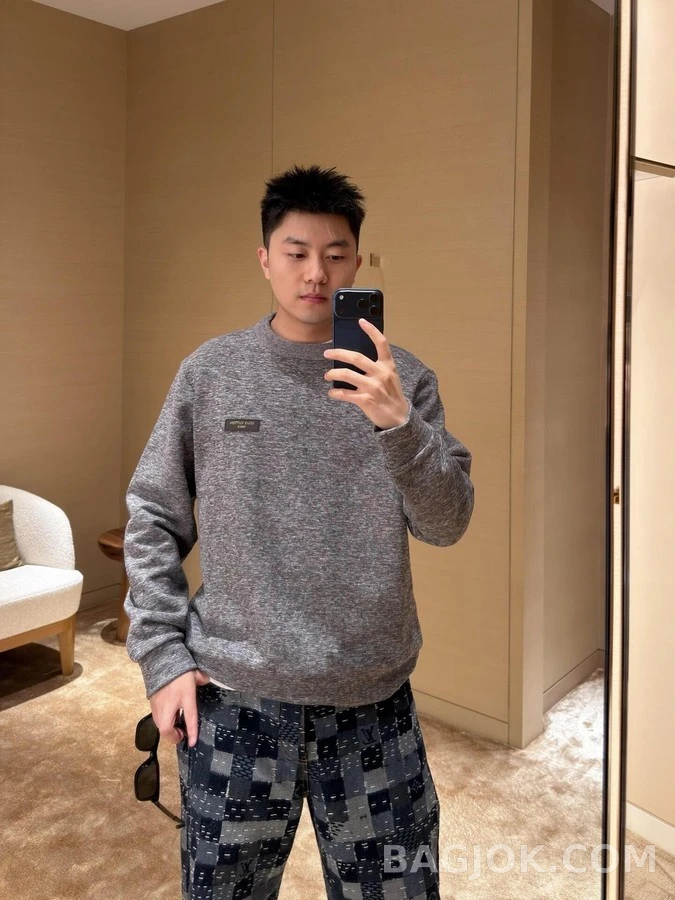 루이비통 루이비통 로고 패치 맨투맨 상세 이미지
