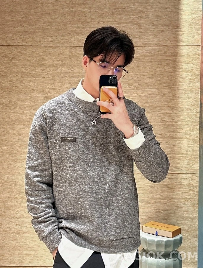 루이비통 루이비통 로고 패치 맨투맨 상세 이미지