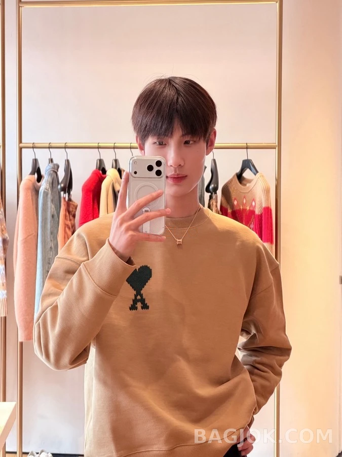 아미 아미 픽셀 하트 자수 맨투맨 상세 이미지