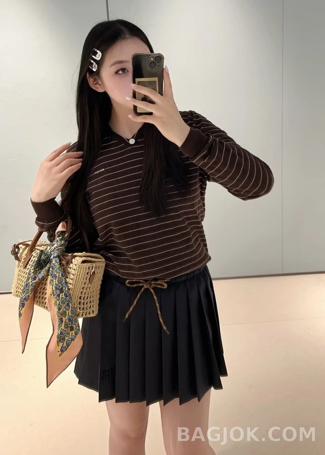 미우미우 미우미우 스트라이프 카라 니트 상세 이미지