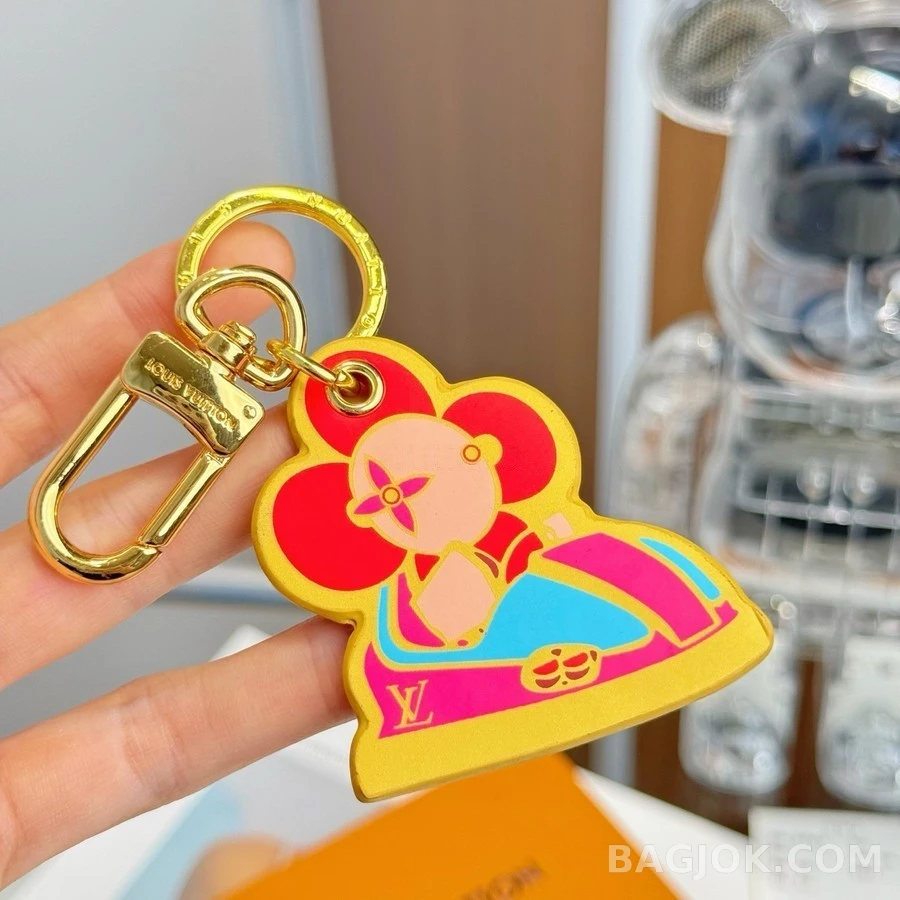 루이비통 루이비통 비비엔 범퍼카 키링 상세 이미지