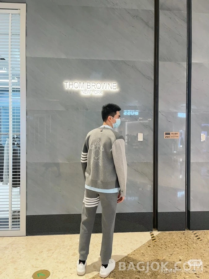 톰브라운 톰브라운 포바 거북이 자수 니트 가디건 상세 이미지