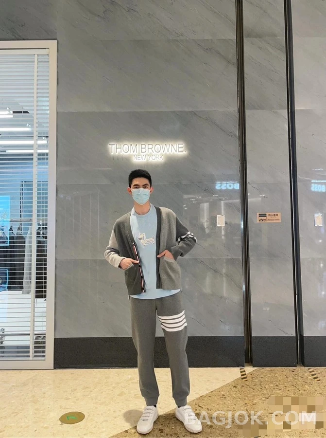 톰브라운 톰브라운 포바 거북이 자수 니트 가디건 상세 이미지