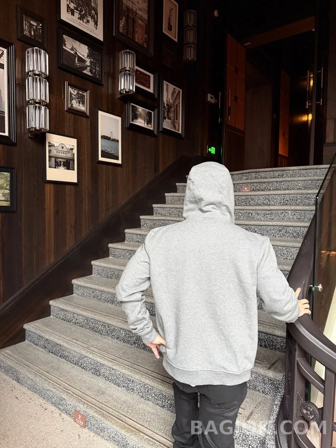 에르메스 에르메스 자수 가죽 패치 후드 집업 상세 이미지