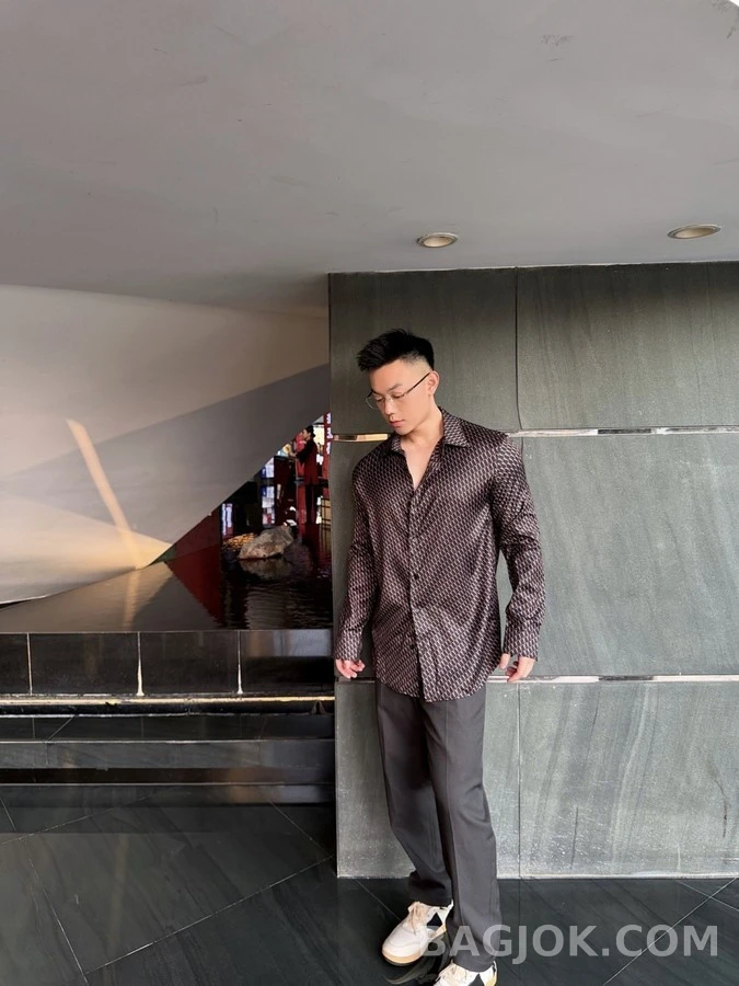 생로랑 세인트로랑 르 카산드르 패턴 실크 셔츠 상세 이미지