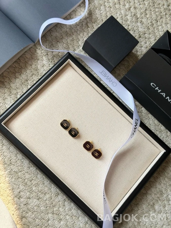 샤넬 샤넬 더블C 스퀘어 에나멜 귀걸이 상세 이미지