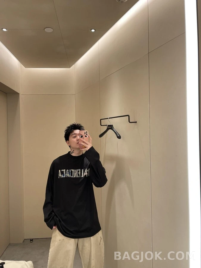 발렌시아가 발렌시아가 그래피티 테이프 로고 긴팔 티셔츠 상세 이미지