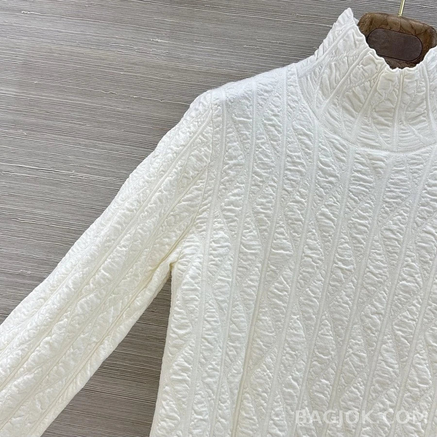 로로피아나 로로피아나 퀼팅 하이넥 긴팔 티셔츠 상세 이미지