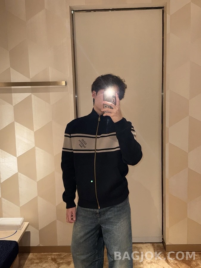 루이비통 루이비통 스트라이프 니트 집업 상세 이미지