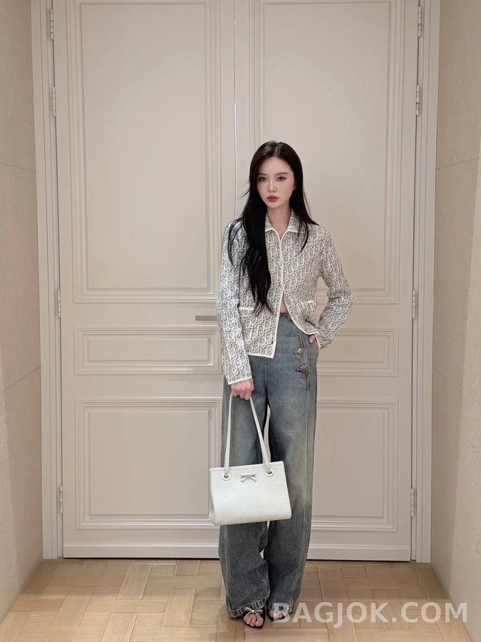디올 디올 모노그램 자카드 카라 가디건 상세 이미지