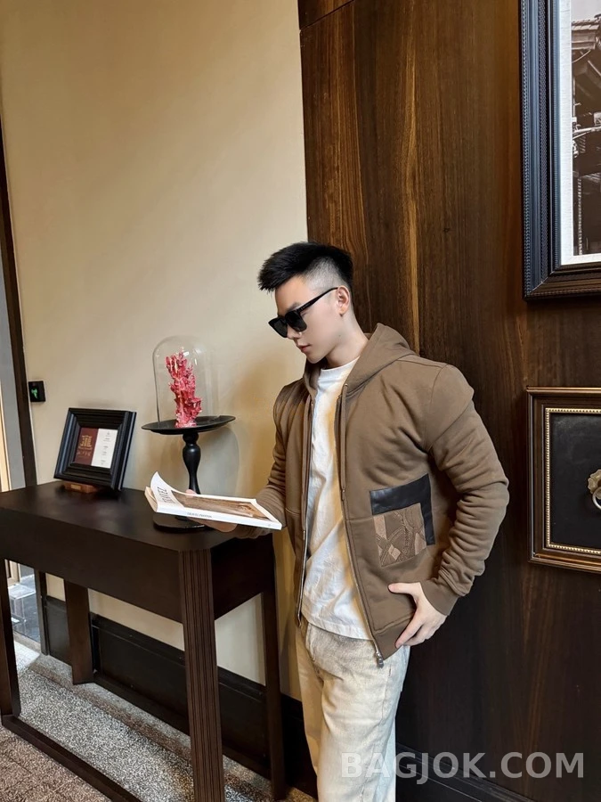 에르메스 에르메스 가죽 패치 자수 집업 후드 상세 이미지