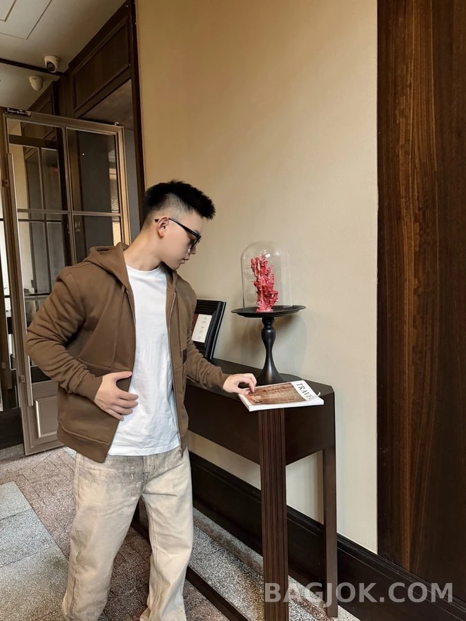 에르메스 에르메스 가죽 패치 자수 집업 후드 상세 이미지