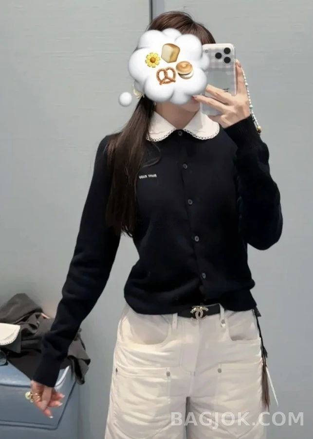 미우미우 미우미우 로고 탈착식 카라 긴팔 티셔츠 상세 이미지