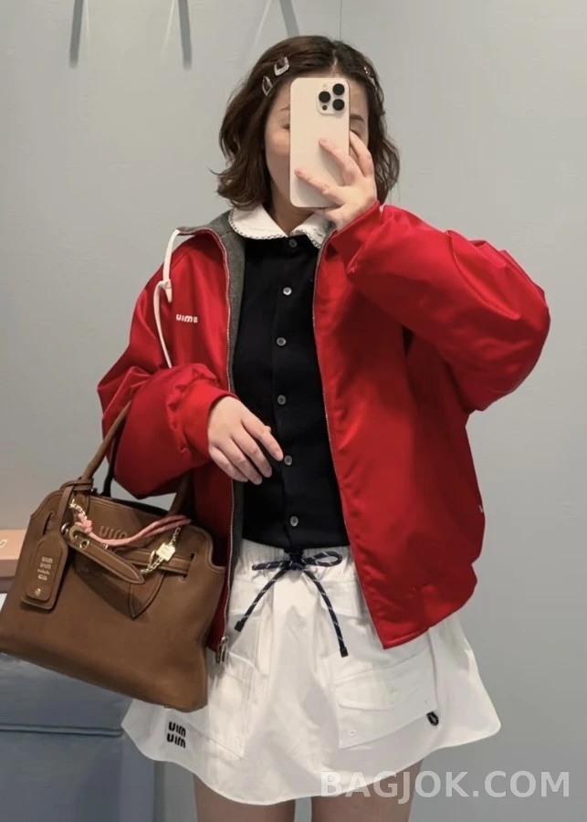 미우미우 미우미우 로고 탈착식 카라 긴팔 티셔츠 상세 이미지